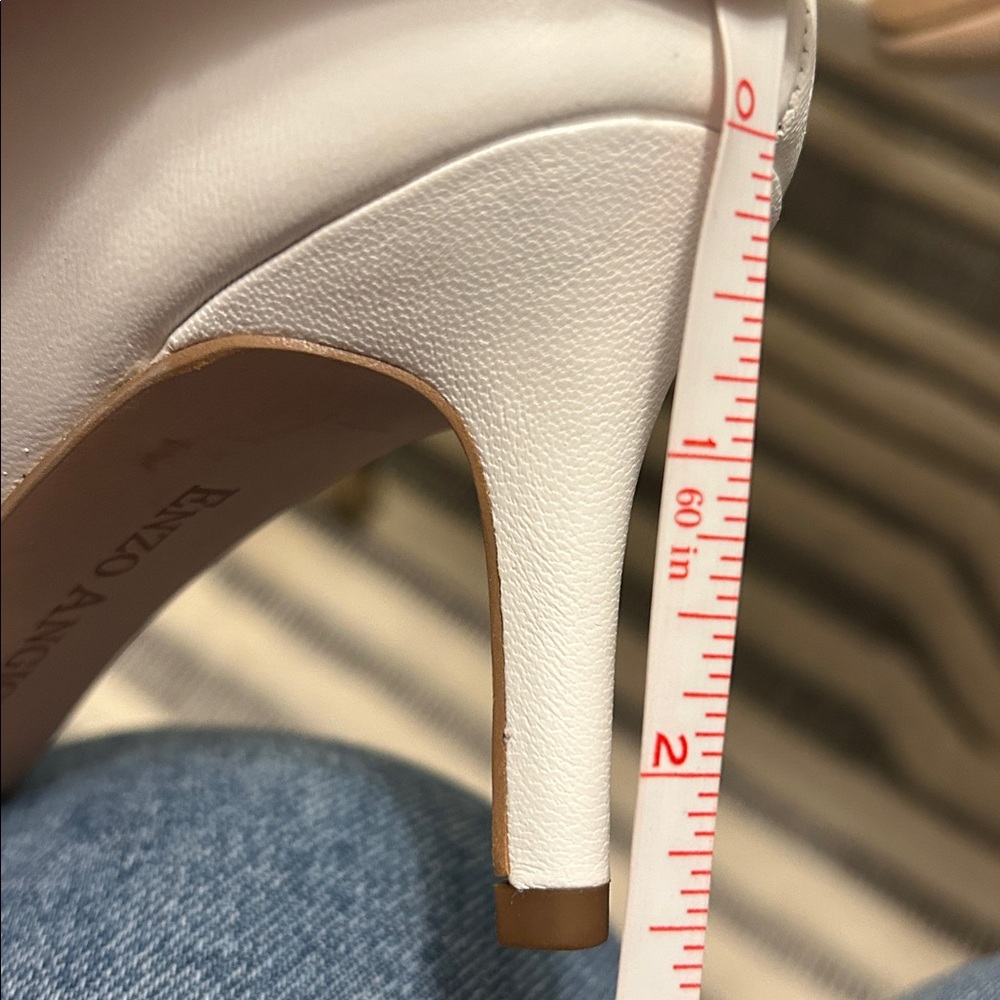 White Women's Pointed Toe Pumps - - Picture 5 of 5